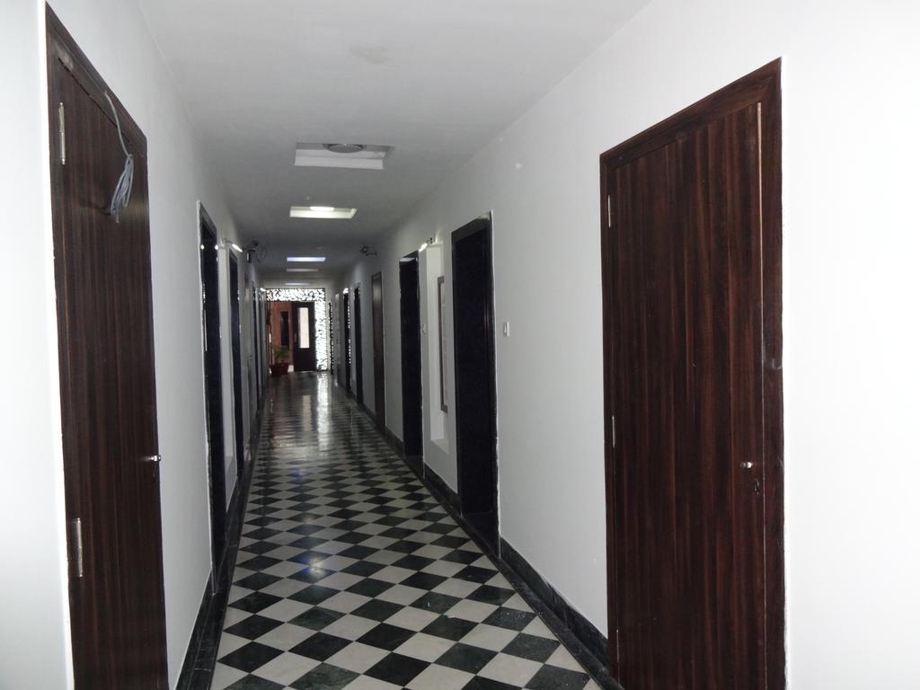 Sheetal International Rain Basera Rāipur Kültér fotó