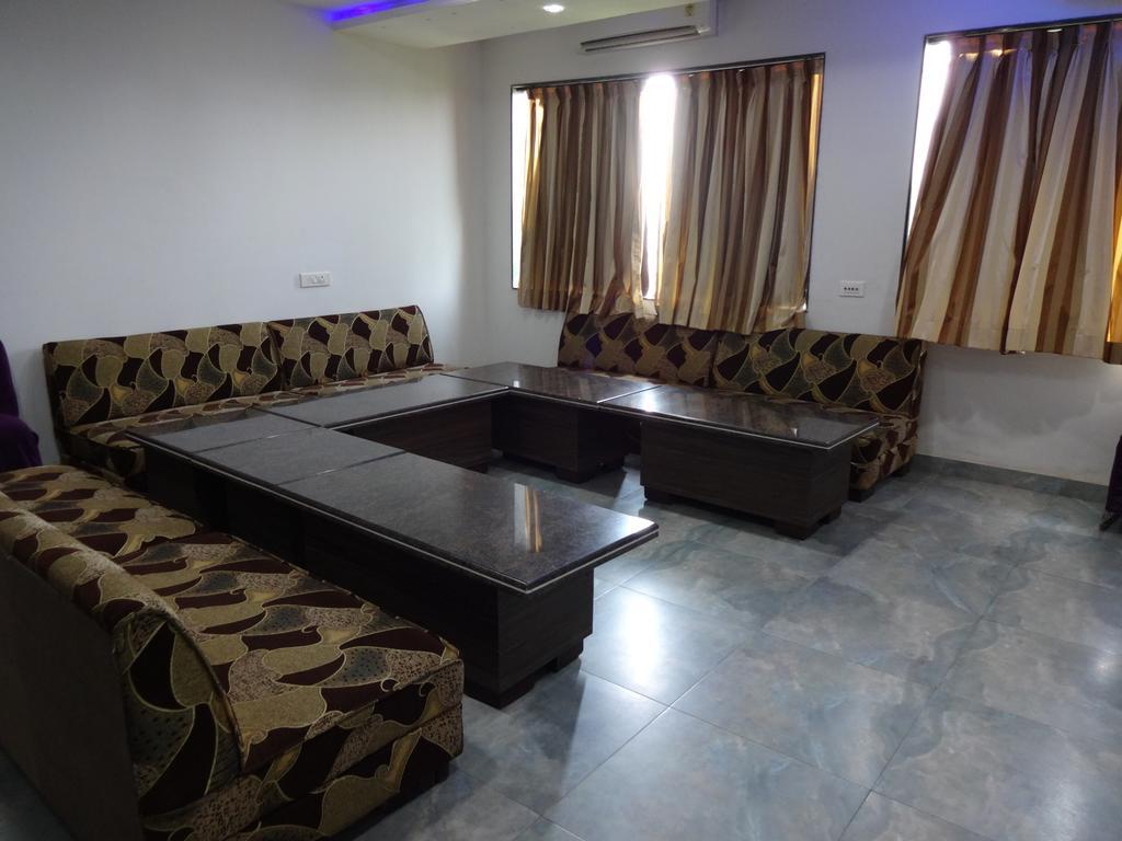 Sheetal International Rain Basera Rāipur Kültér fotó