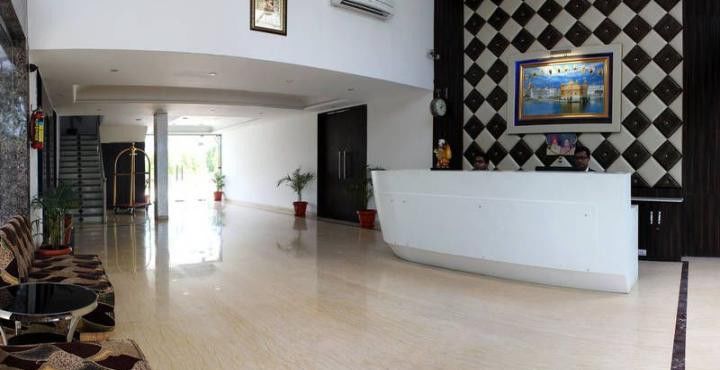 Sheetal International Rain Basera Rāipur Kültér fotó